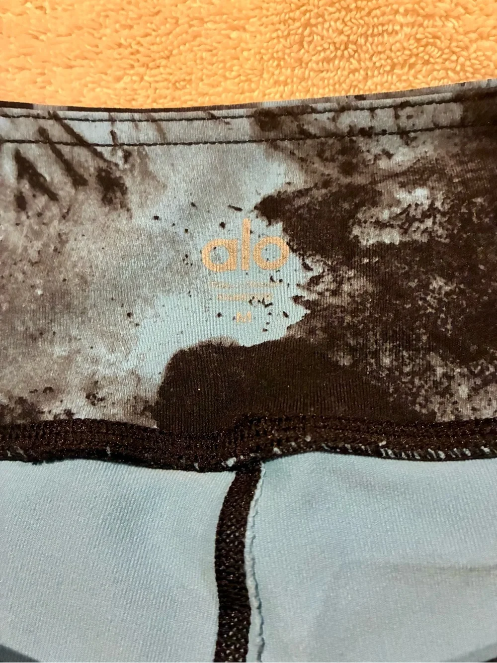 ALO Yoga soft stretchy